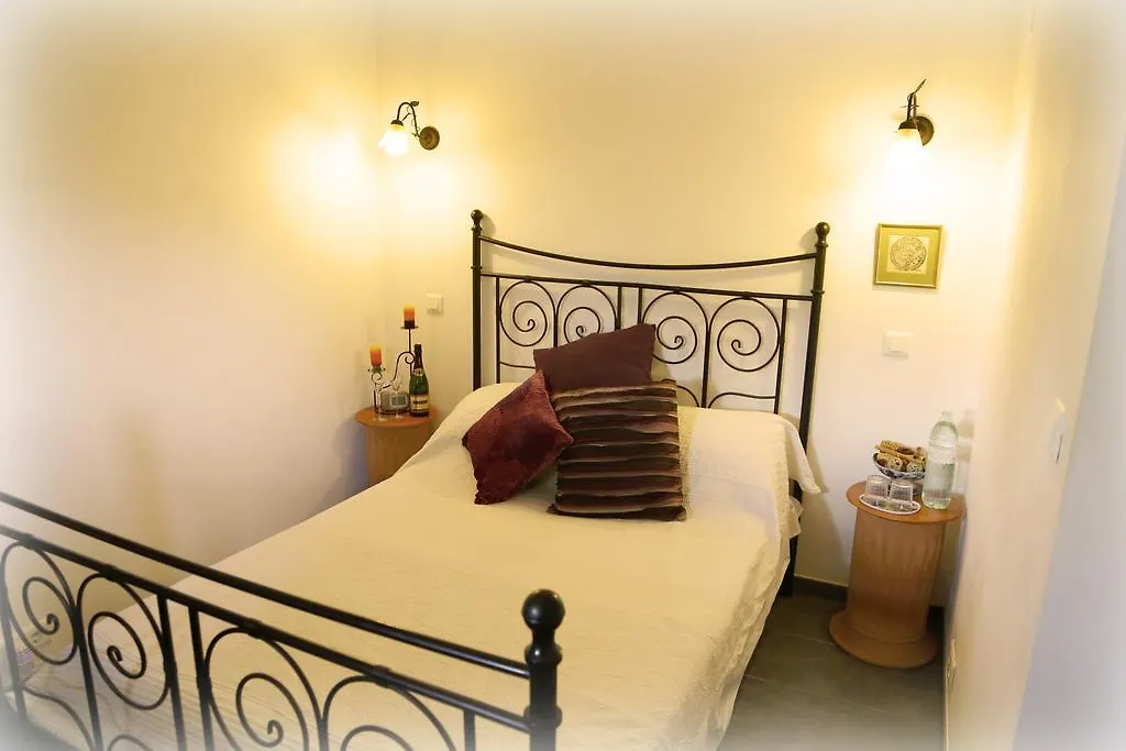 Bed & Breakfast River Ebro Holidays Tivenys