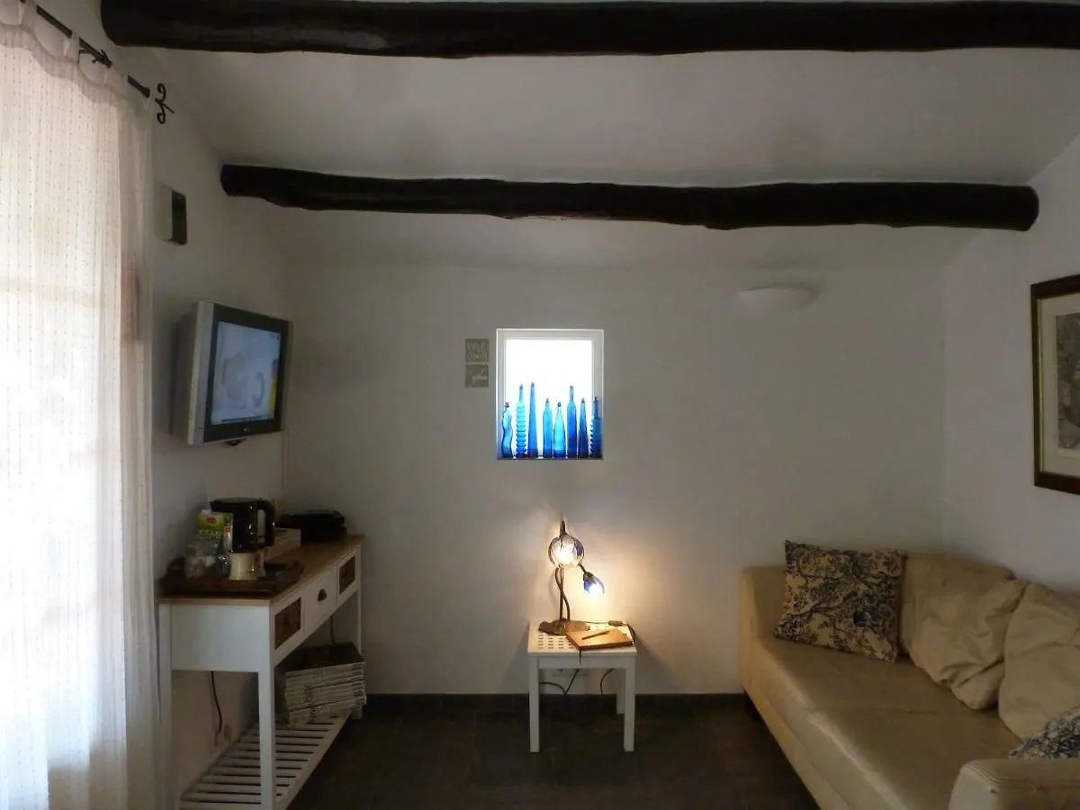 River Ebro Holidays Tivenys Bed & Breakfast
